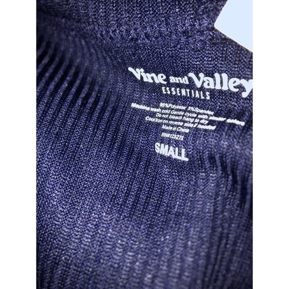 NWT Vine & Valley Zip Up Ribbed Sweatshirt W/socks Small - Picture 5 of 5